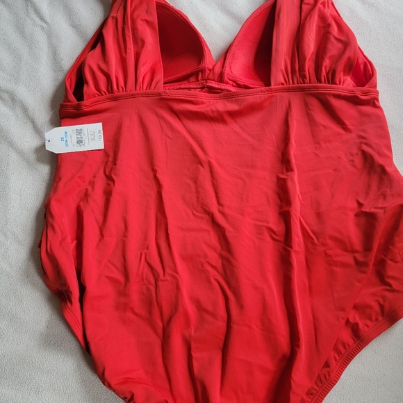 CUTE RED ONE PIECE - Picture 2 of 7